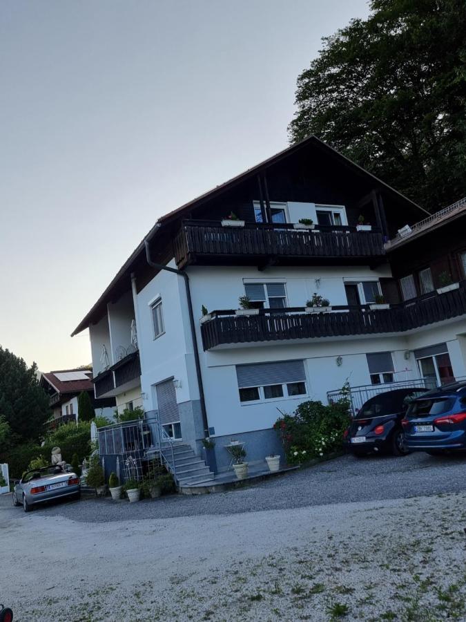 Ferienhaus Burgblick Treffen Exterior photo