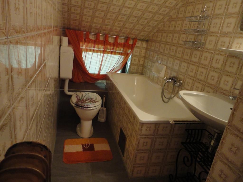Ferienhaus Burgblick Treffen Room photo